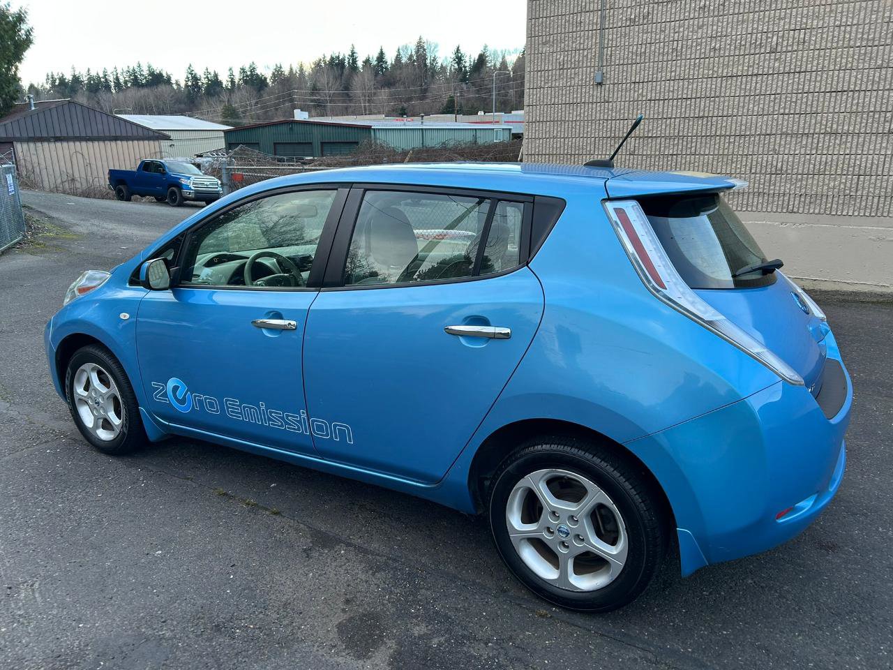 Used 2012 Nissan Leaf SL w/ Eco Design Pkg image 7