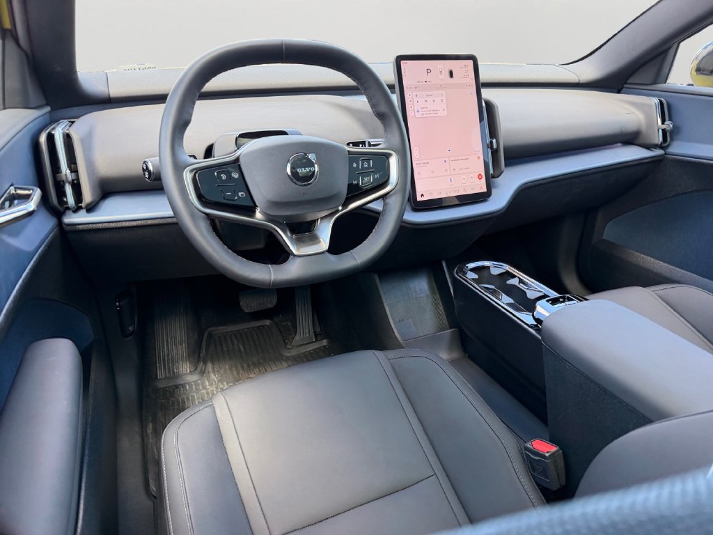 Certified 2025 Volvo EX30 Ultra AWD/4WD image 13