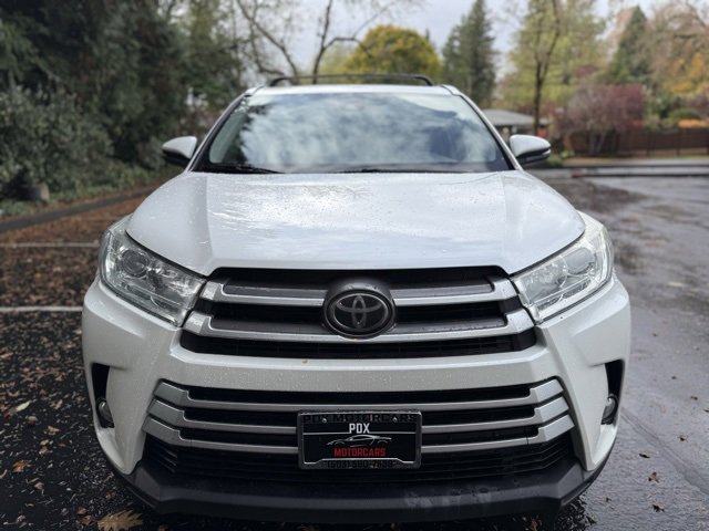 Used 2019 Toyota Highlander XLE image 2