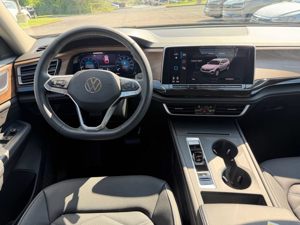 Used 2026 Volkswagen Atlas SE FWD image 24