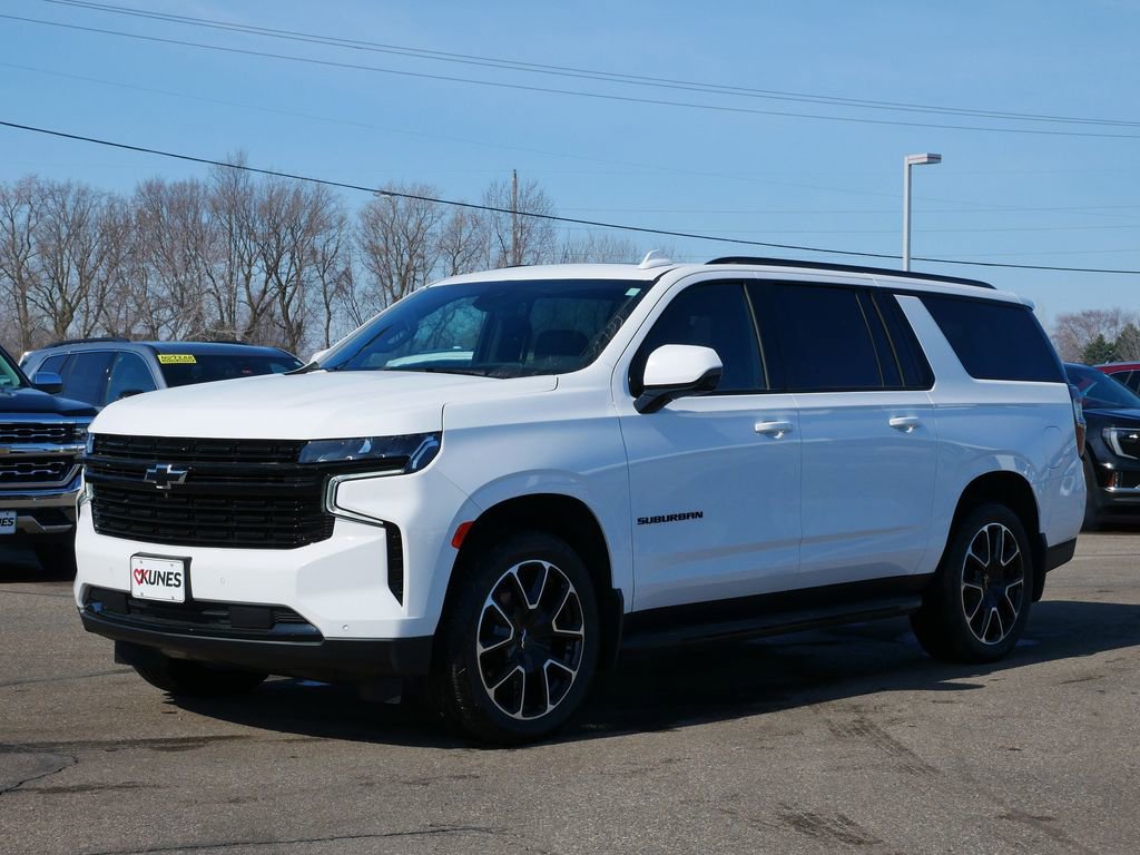 Used 2024 Chevrolet Suburban RST w/ Luxury Package image 3