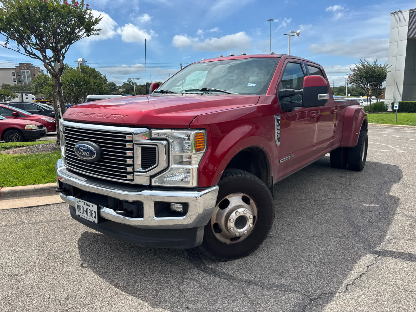Used 2022 Ford F350 Lariat w/ Lariat Ultimate Package AWD/4WD image 2