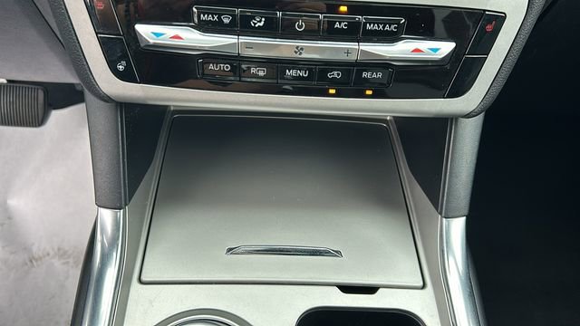 Certified 2022 Ford Explorer XLT w/ Equipment Group 202A image 24