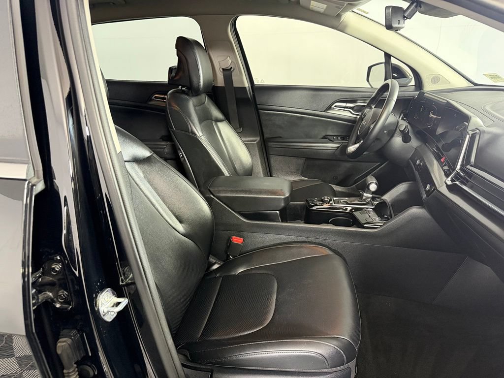 Used 2025 Kia Sportage EX FWD image 29