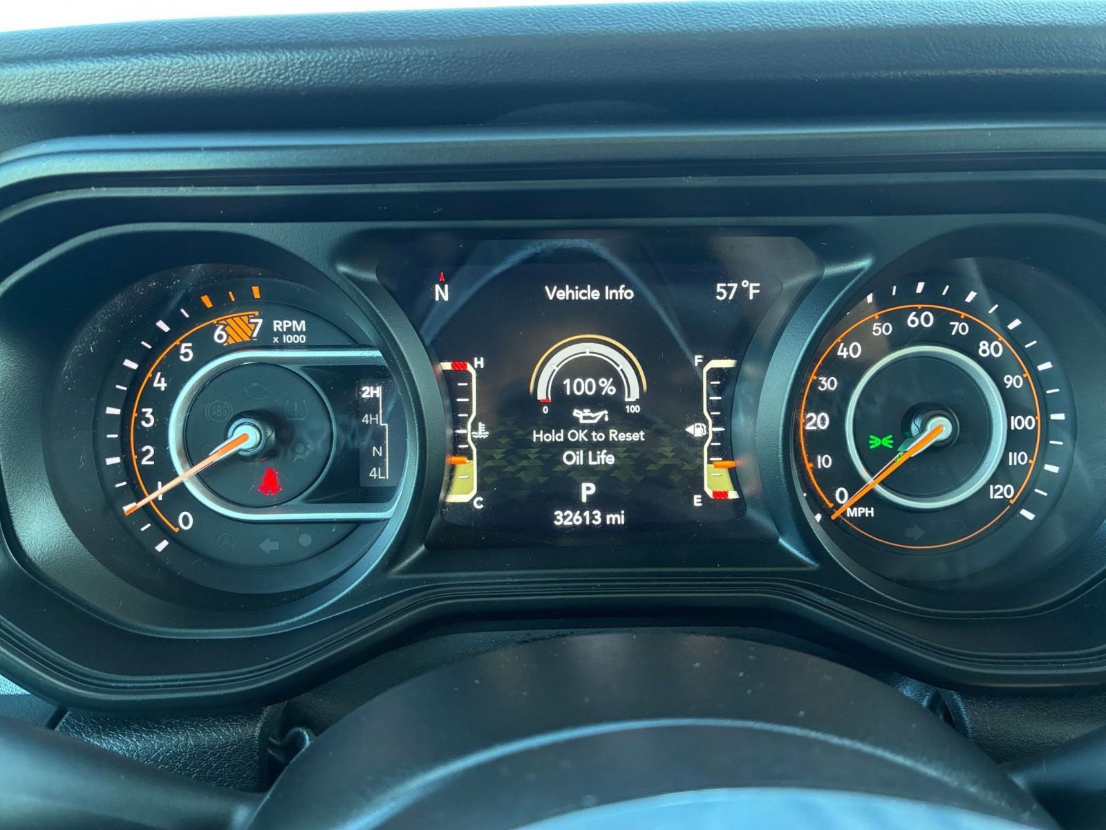 Used 2025 Jeep Wrangler Sahara AWD/4WD image 40