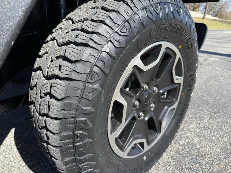 Used 2015 Jeep Wrangler Unlimited Rubicon image 9