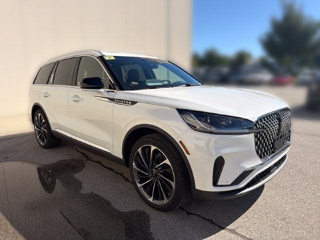 New 2026 Lincoln Aviator Reserve AWD/4WD image 2