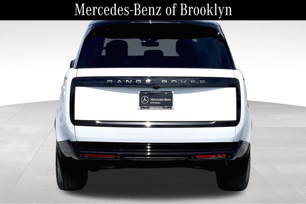 Used 2025 Land Rover Range Rover SE AWD/4WD image 4