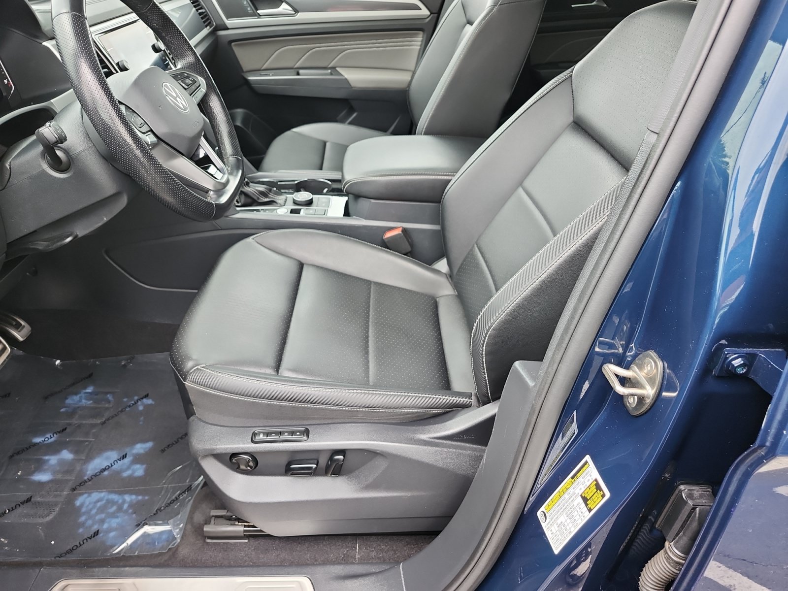 Used 2023 Volkswagen Atlas Cross Sport SEL R-Line AWD/4WD image 9