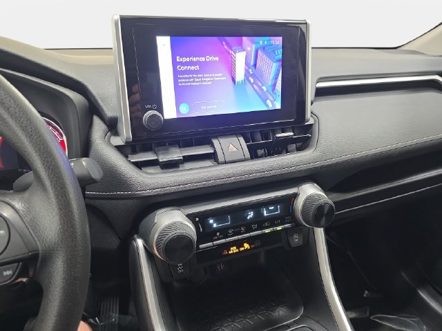 Certified 2023 Toyota RAV4 LE AWD/4WD image 17