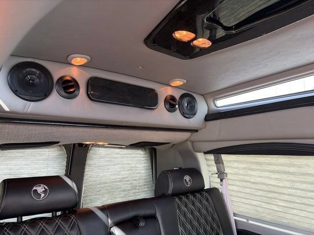 Used 2023 Chevrolet Express 2500 RWD image 32
