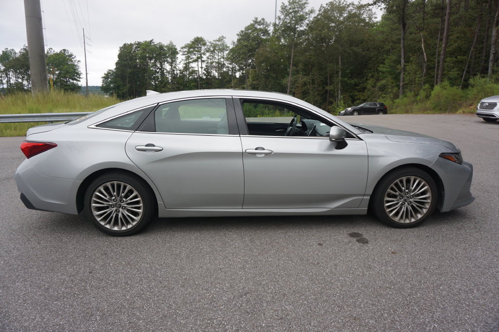 Used 2020 Toyota Avalon Limited w/ Advanced Safety Package FWD image 21
