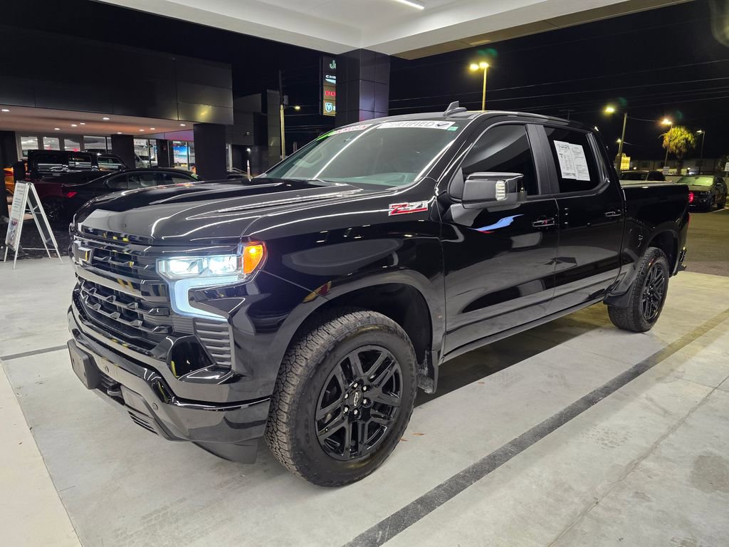 Used 2025 Chevrolet Silverado 1500 RST image 2