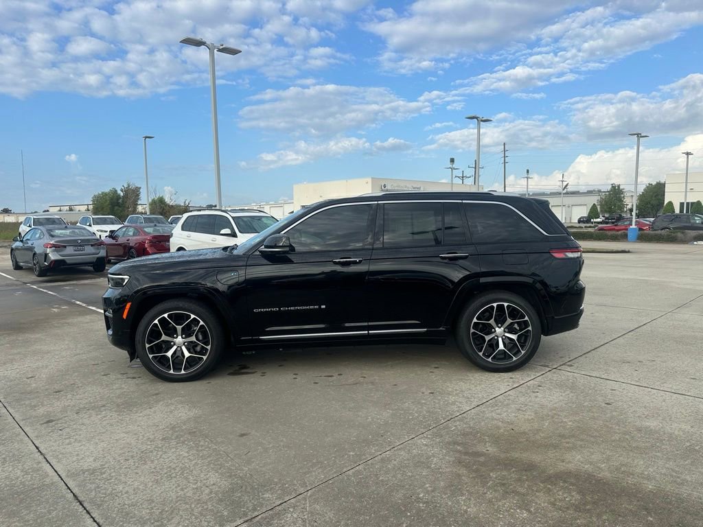 Used 2023 Jeep Grand Cherokee Summit image 10