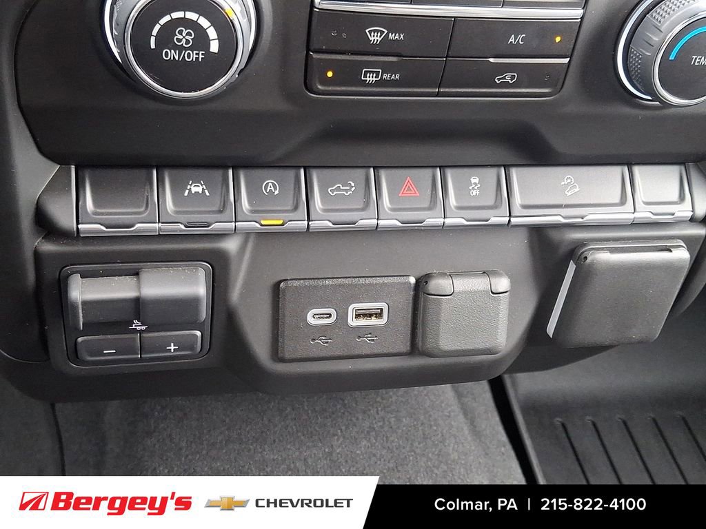 Certified 2025 Chevrolet Silverado 1500 Custom Trail Boss w/ LPO, Dark Essentials Package AWD/4WD image 26
