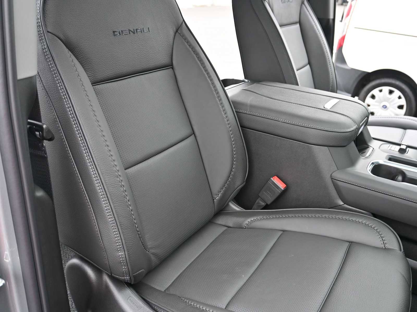 New 2026 GMC Sierra 3500 Denali w/ Denali Reserve Package image 15