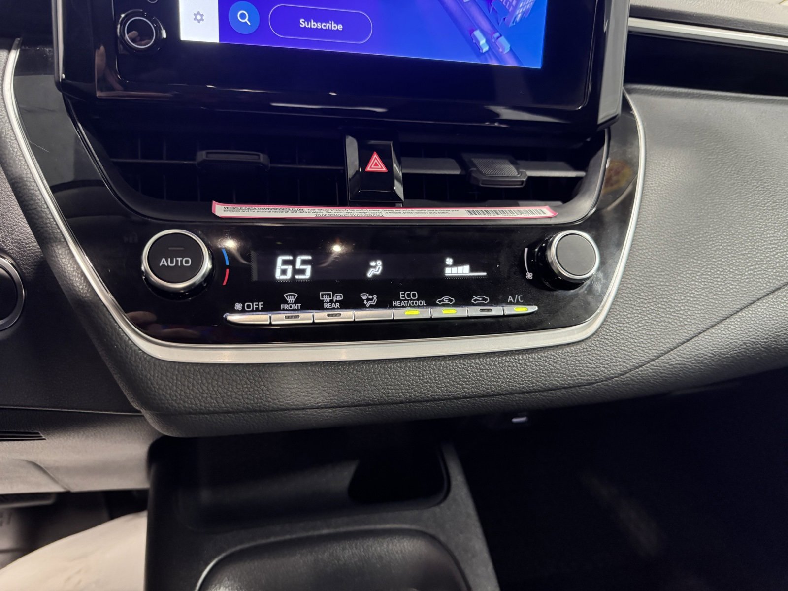 Used 2024 Toyota Corolla LE w/ LE Convenience Package image 27