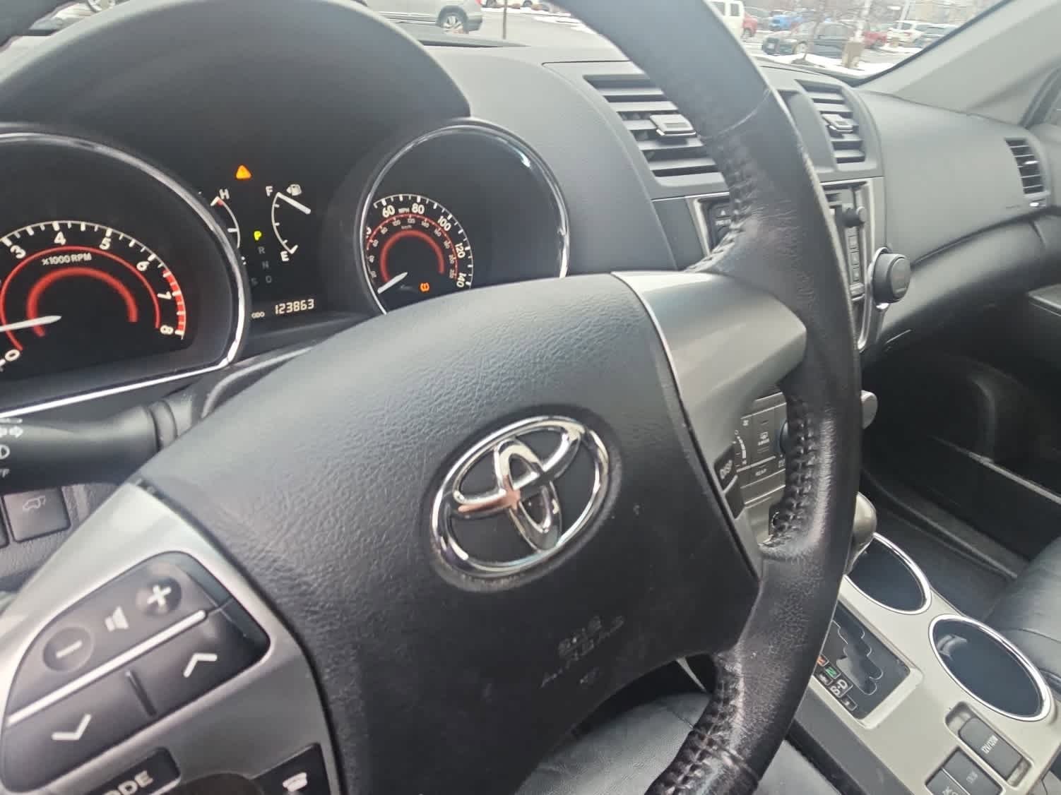 Used 2013 Toyota Highlander SE image 5