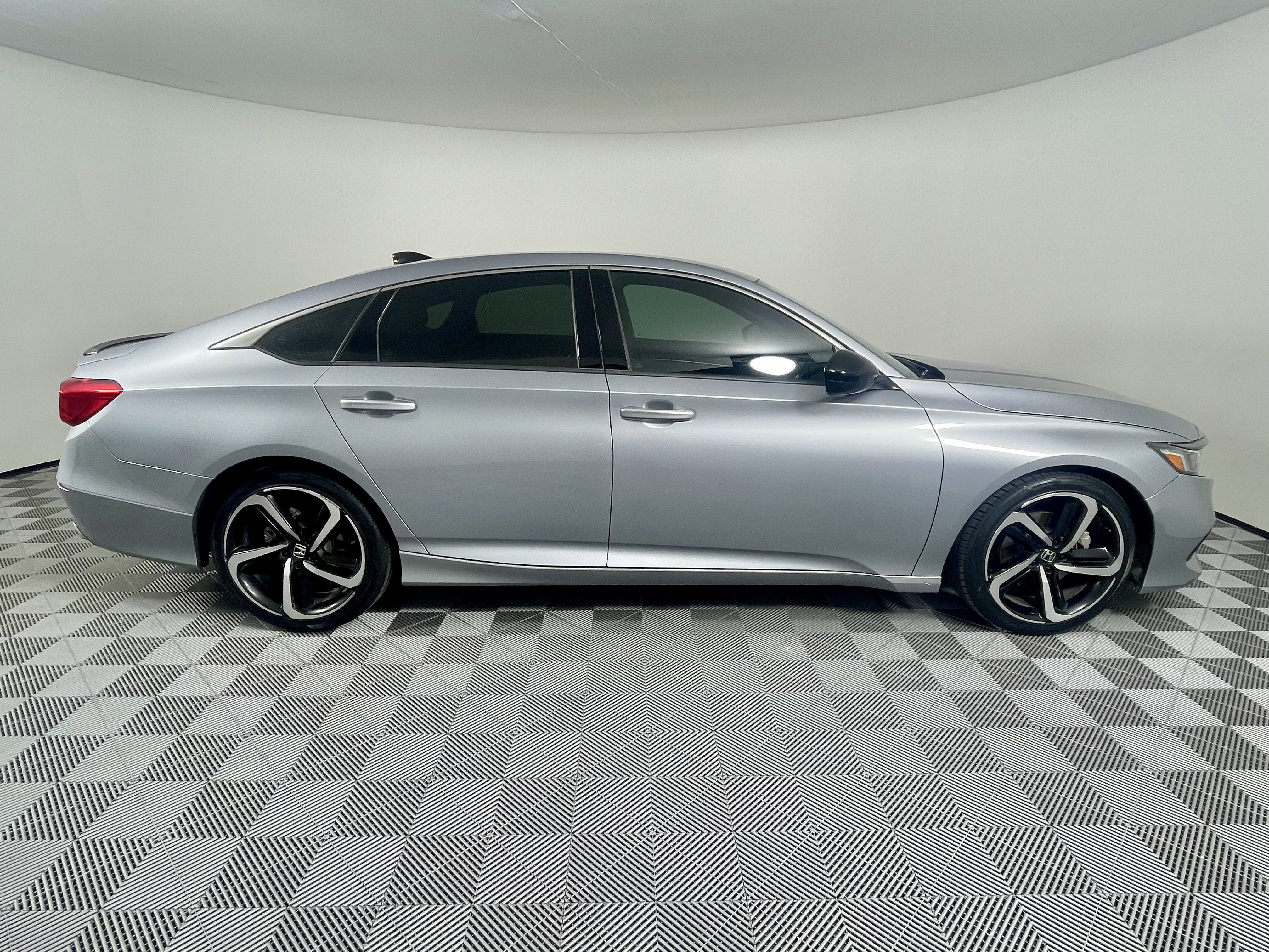 Used 2021 Honda Accord Sport image 6