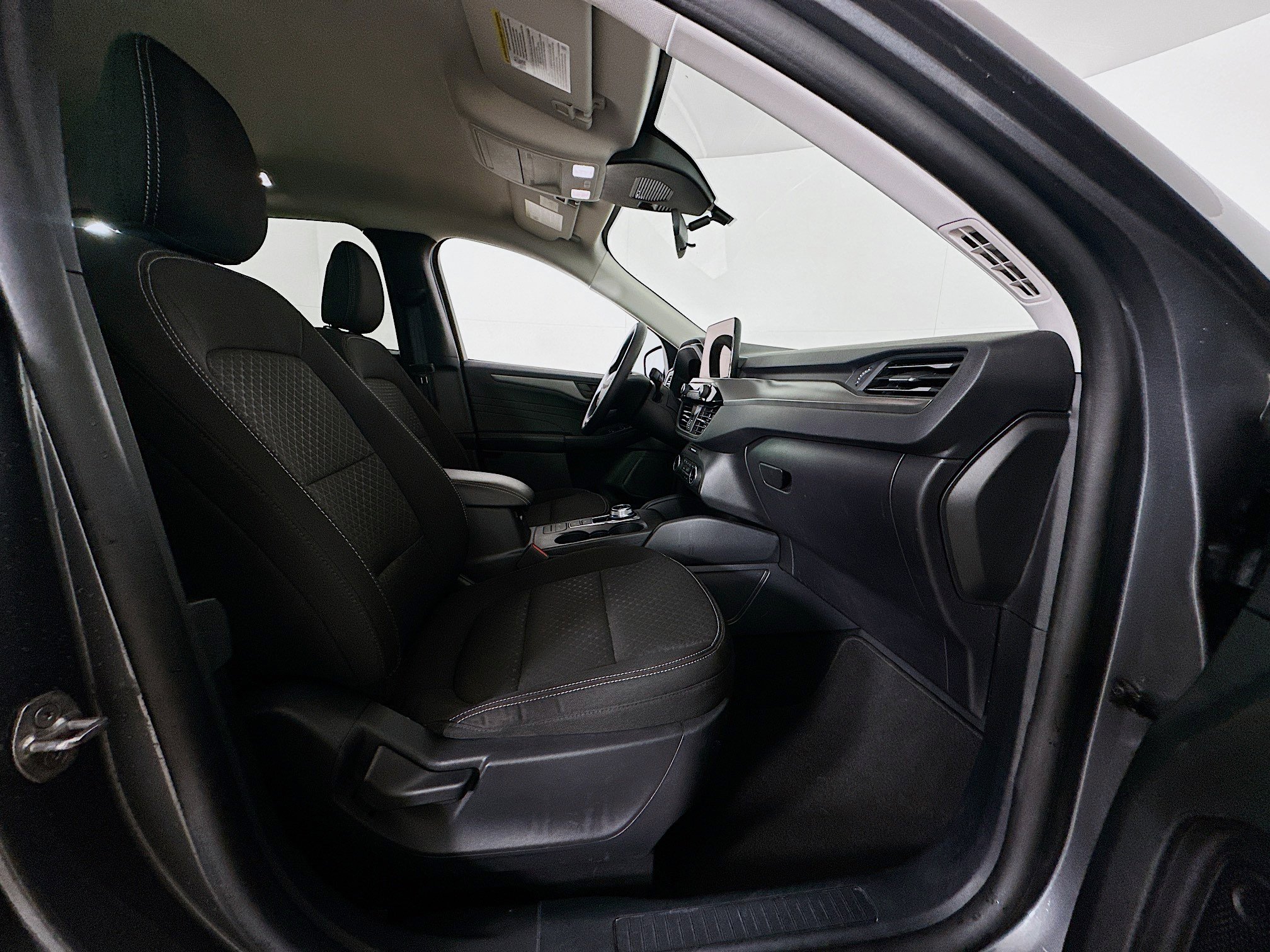 Used 2025 Ford Escape Active AWD/4WD image 29