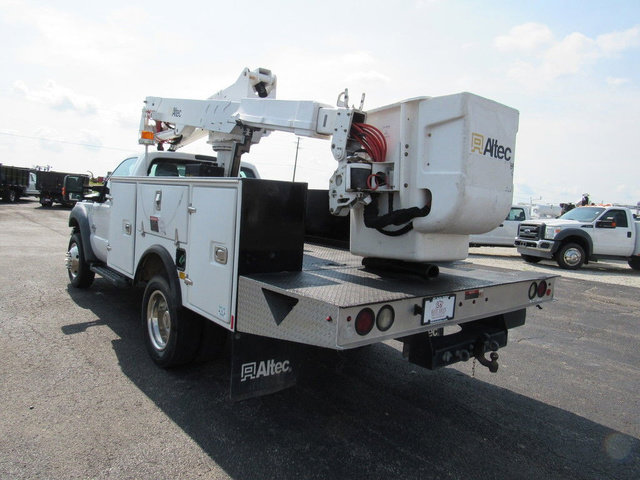 Used 2016 Ford F550 2WD Regular Cab Super Duty image 7