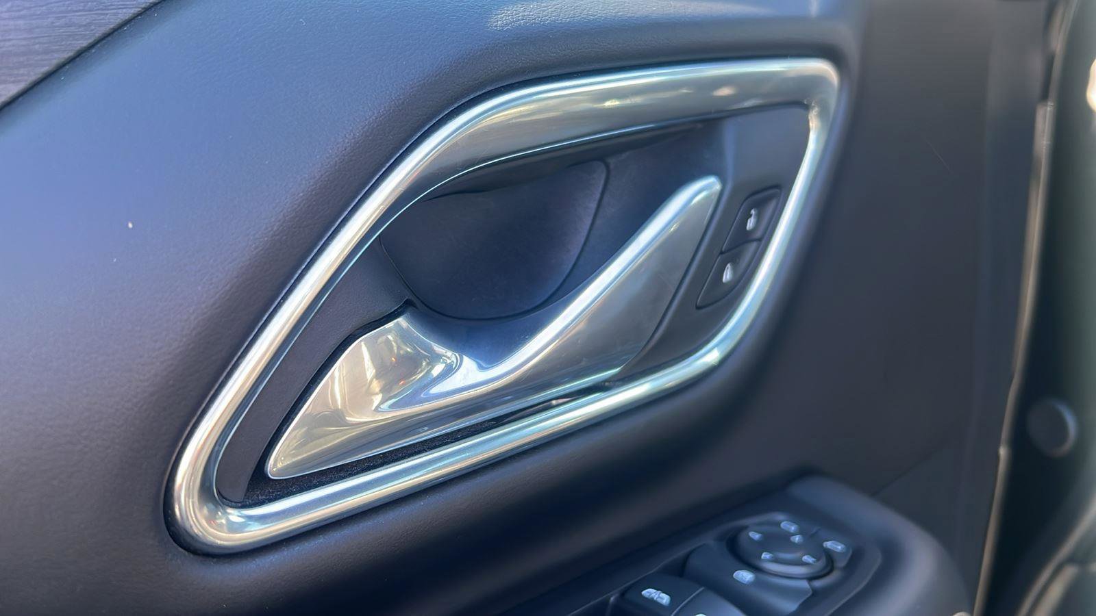 Used 2024 GMC Yukon SLT image 9