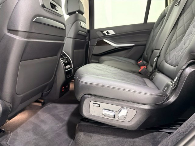 Certified 2024 BMW X7 xDrive40i w/ Premium Package AWD/4WD image 17