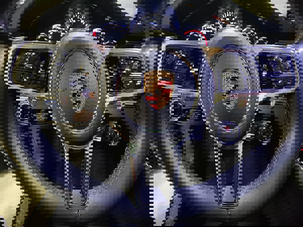 Used 2018 Porsche Panamera 4S image 35