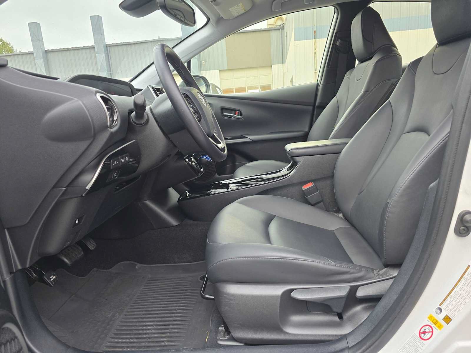 Used 2022 Toyota Prius AWD image 19