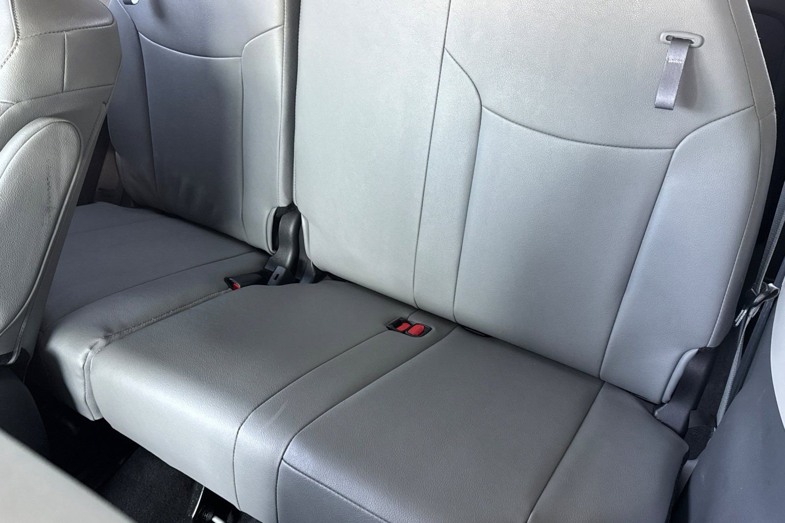 Certified 2023 Toyota Sienna XLE image 21