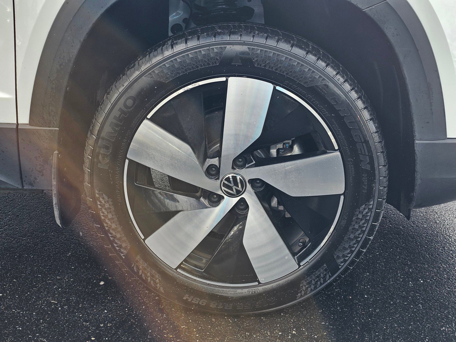 Used 2024 Volkswagen Taos S image 9