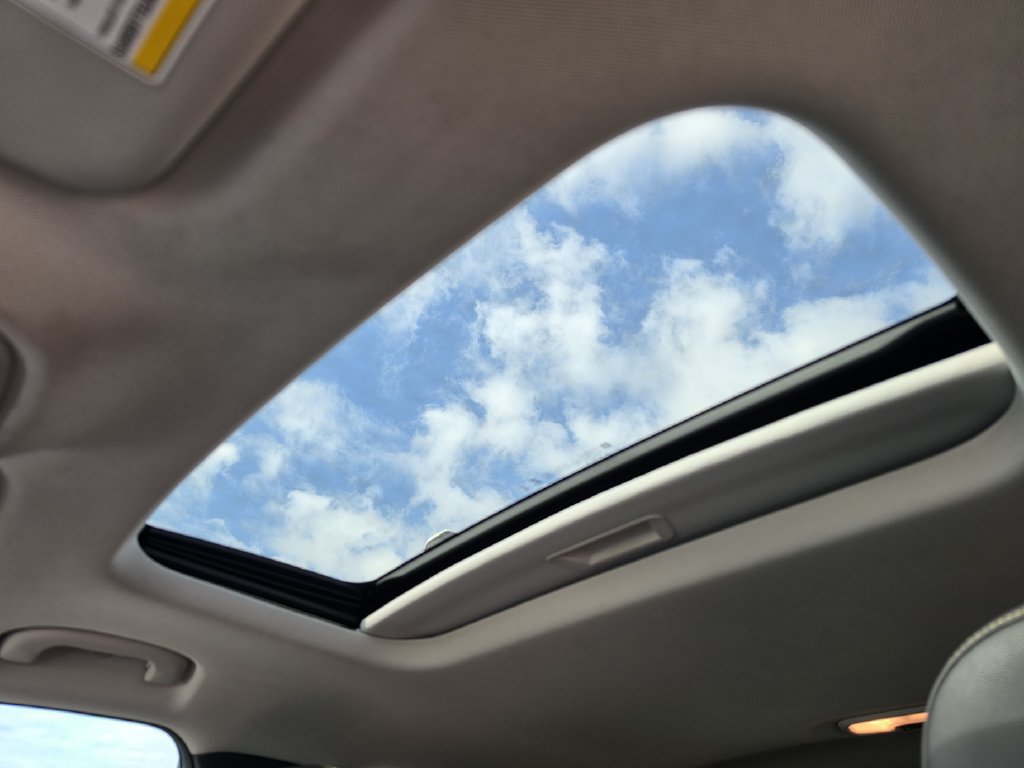 Used 2025 Chevrolet Trax ACTIV w/ Sunroof Package FWD image 28