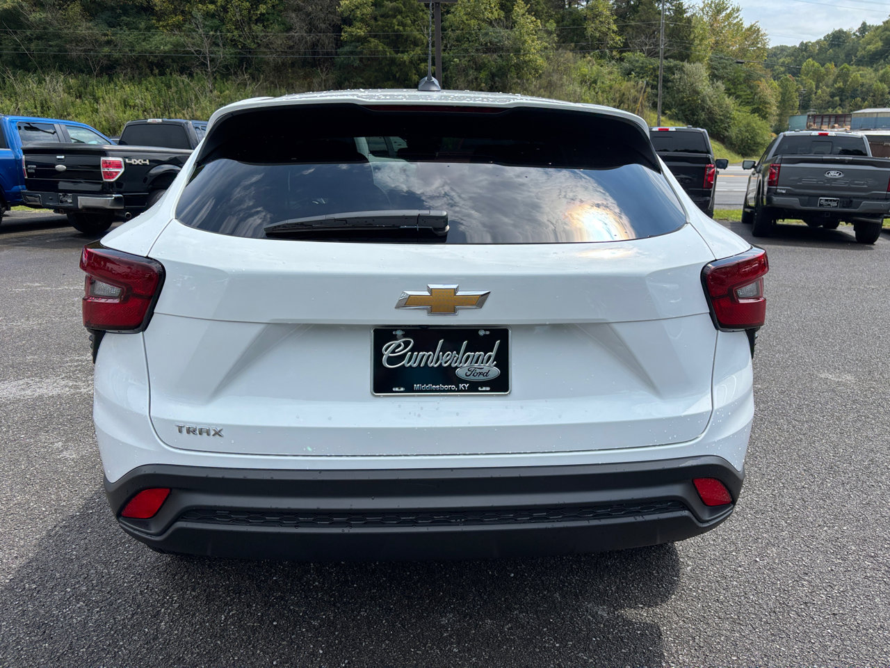 Used 2025 Chevrolet Trax LS image 3