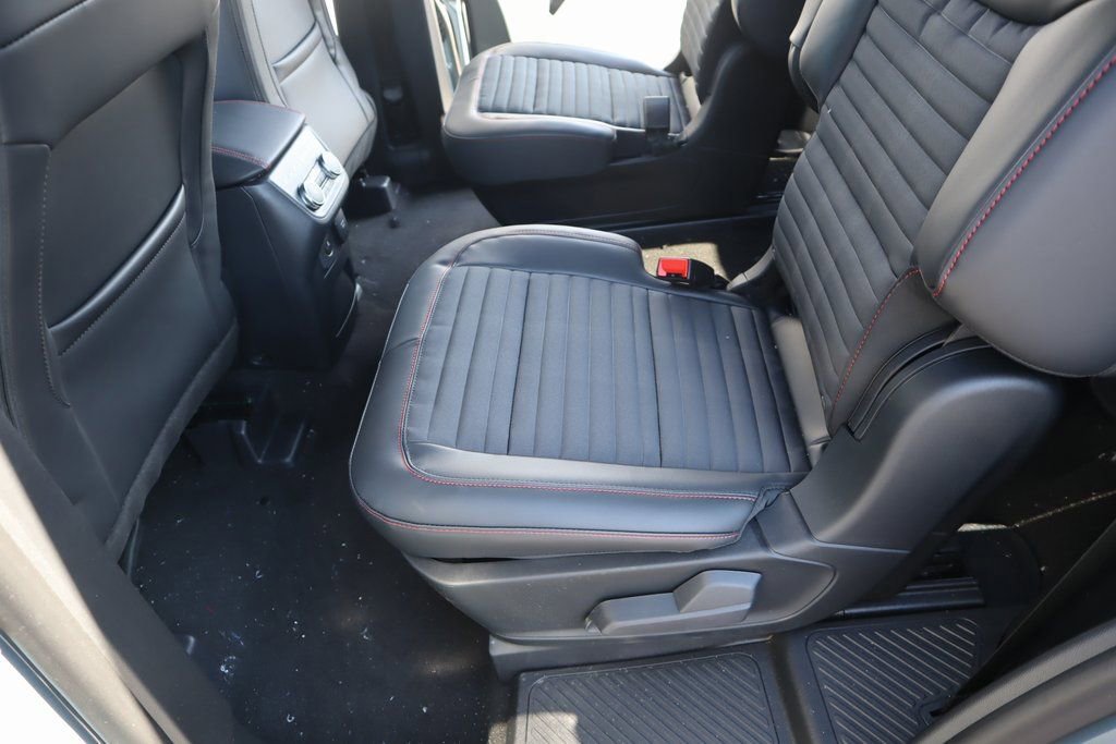 New 2026 Ford Explorer ST-Line w/ ST-Line Street Pack image 13