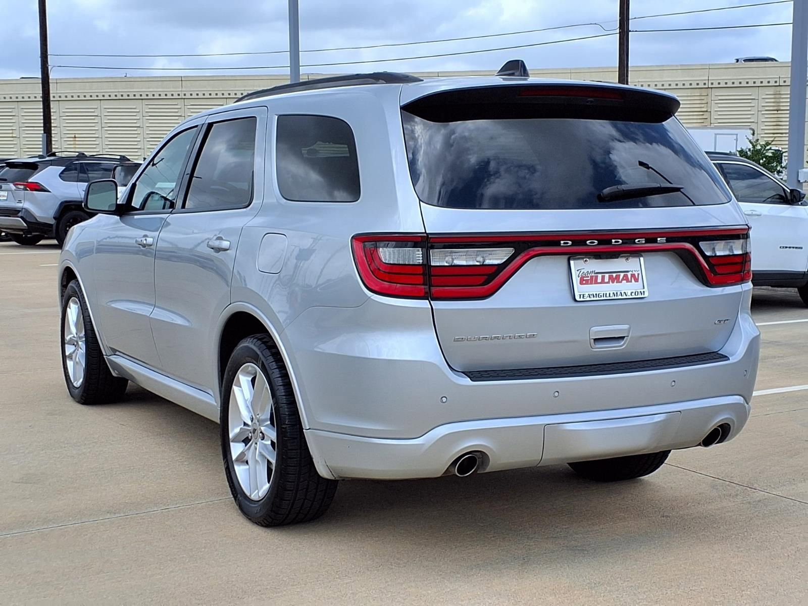 Used 2024 Dodge Durango GT RWD image 2