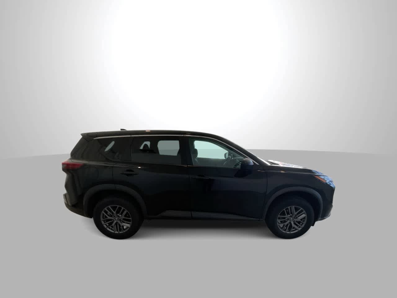 Used 2024 Nissan Rogue S AWD/4WD image 9