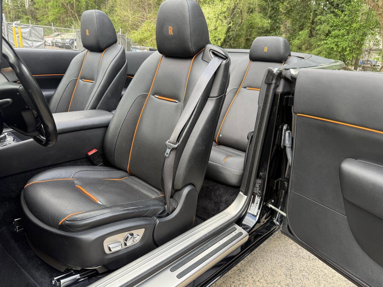 Used 2018 Rolls-Royce Dawn image 5