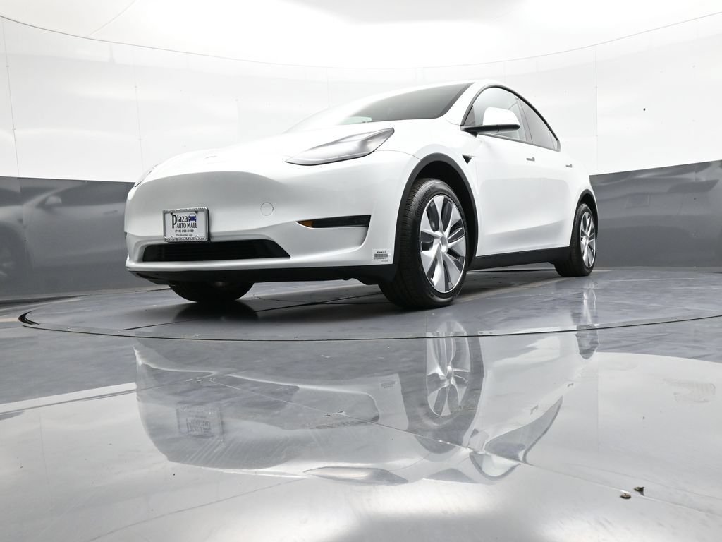 Used 2024 Tesla Model Y Long Range AWD/4WD image 26