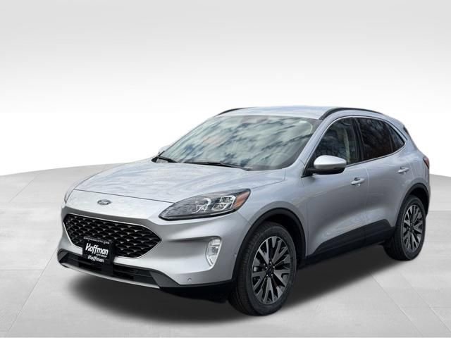 Used 2020 Ford Escape Titanium image 3