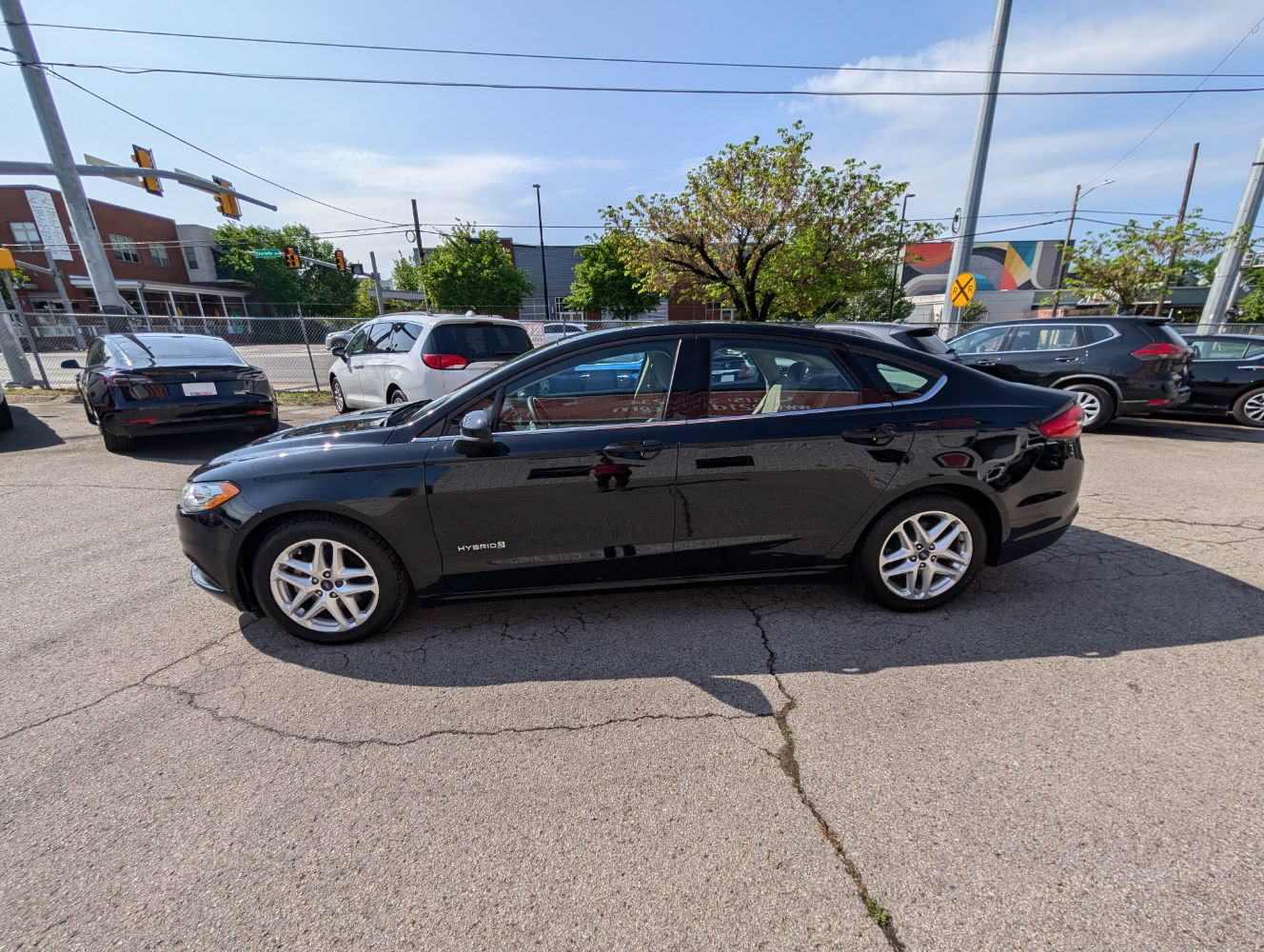 Used 2017 Ford Fusion SE FWD image 9