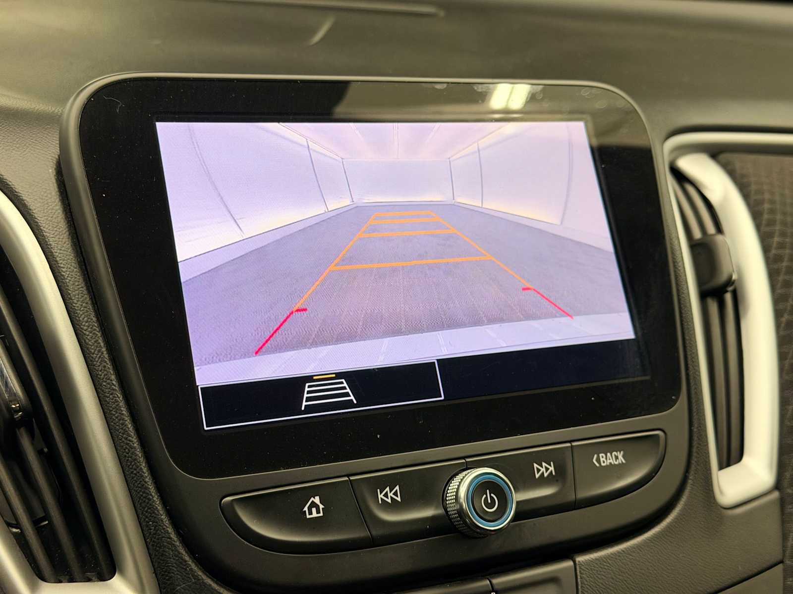 Used 2023 Chevrolet Malibu LT image 28