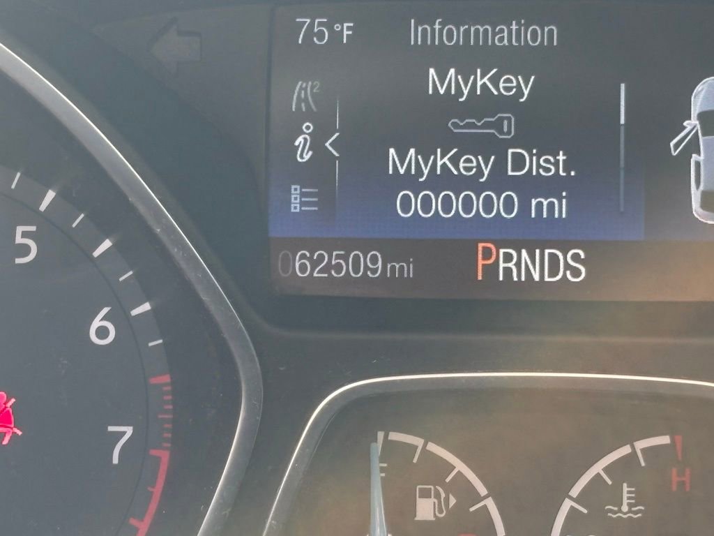 Used 2018 Ford Focus SE w/ SE Appearance Package image 15