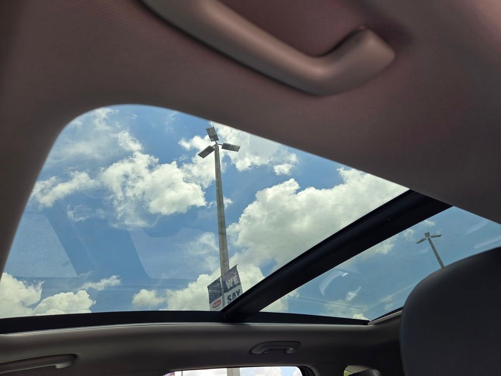 Used 2022 Kia Sorento S w/ Panoramic Sunroof Package FWD image 6