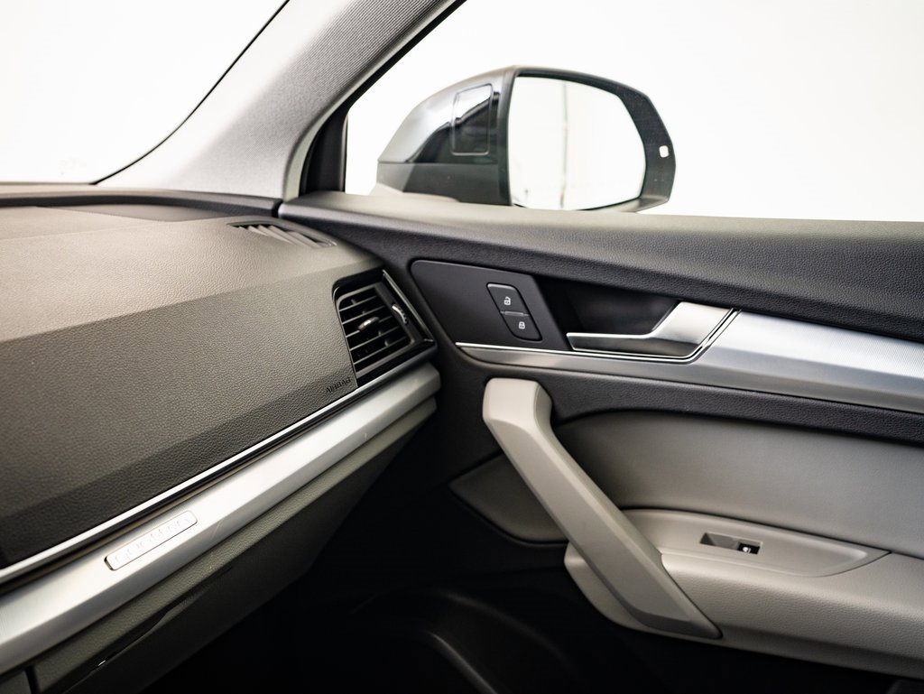 Used 2024 Audi Q5 2.0T Premium w/ Convenience Package image 33