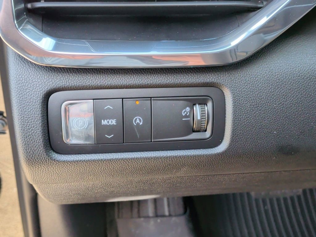 New 2026 GMC Acadia Denali w/ Super Cruise Package image 16