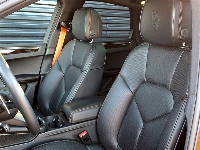 Used 2025 Porsche Macan image 5
