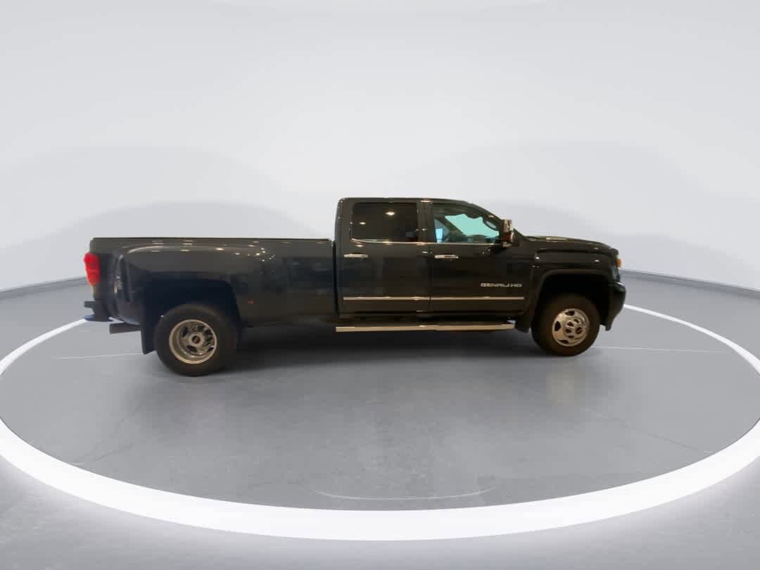 Used 2018 GMC Sierra 3500 Denali w/ Duramax Plus Package AWD/4WD image 9