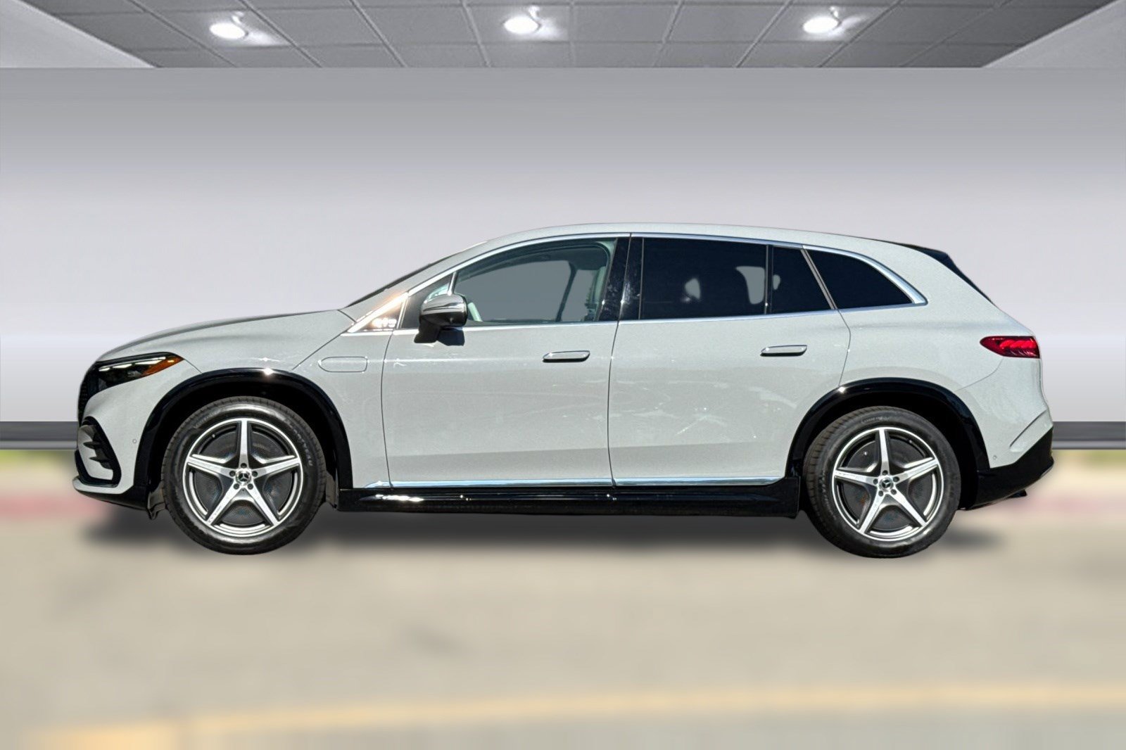 Certified 2023 Mercedes-Benz EQS 580 4MATIC SUV image 2