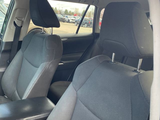 Used 2021 Toyota RAV4 LE image 4