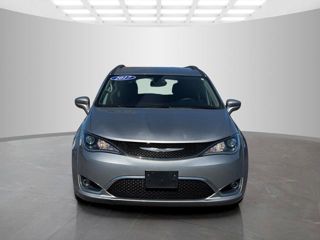 Used 2017 Chrysler Pacifica Touring-L Plus w/ Tire & Wheel Group FWD image 2